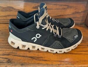 On Cloud X Swiss Engineering Helion Women’s Size 9 Running Shoes Black Pearl
